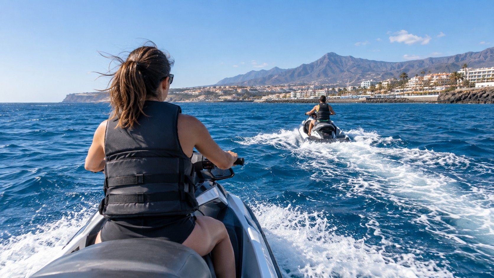Moto de agua guiada en la costa sur de Tenerife